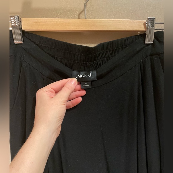 Monki - Black Super Soft Wide Lev Culotte Trousers - Picture 3 of 6